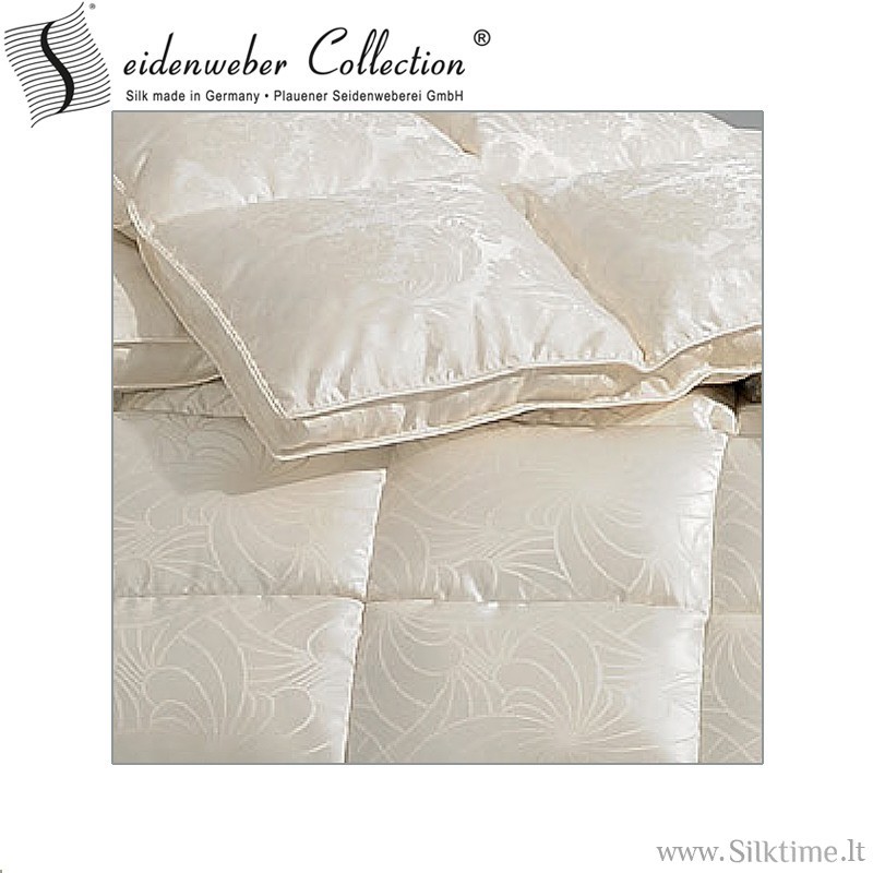 Universal White Hungarian Goose Down Comforter With Silk Cover