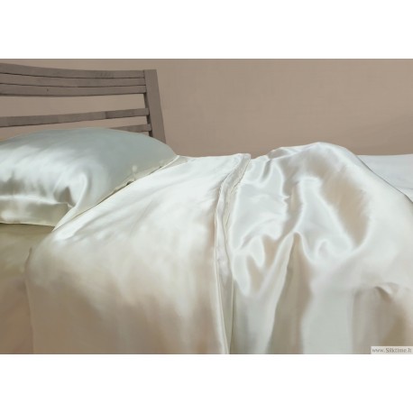 Комплект постельного белья из жемчужно белой шелковой атласной ткани
